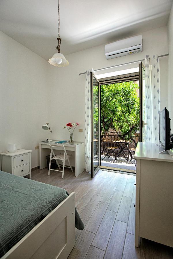 Garden House: Apartments And Rooms For Holidays Palermo Exterior foto