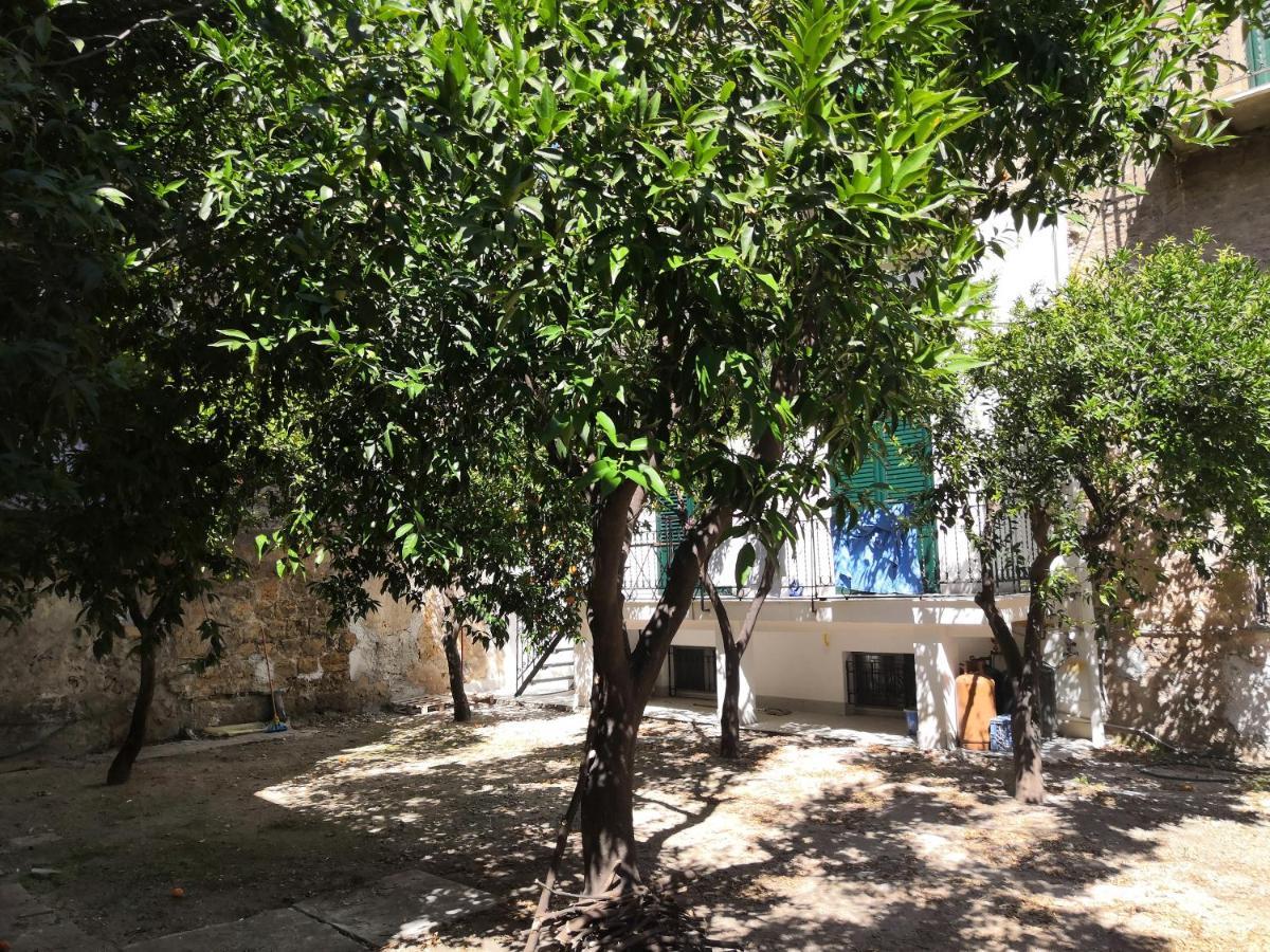 Garden House: Apartments And Rooms For Holidays Palermo Exterior foto
